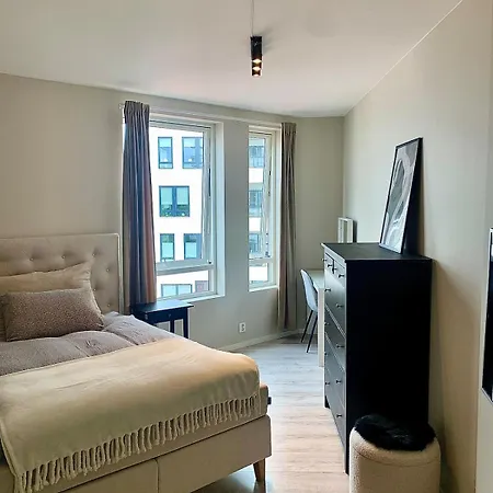 Lys Og Moderne 3-roms Pa Sandsli Appartement *