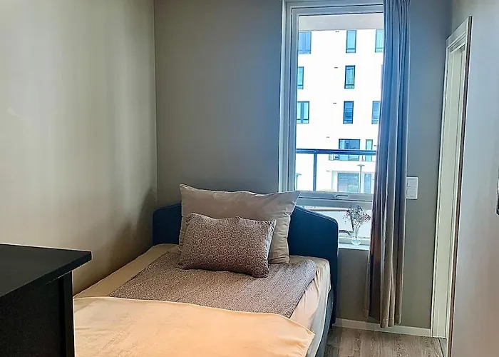 Lys Og Moderne 3-roms Pa Sandsli