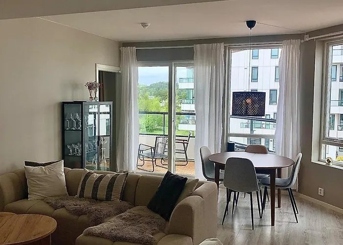 Apartman Lys Og Moderne 3-roms Pa Sandsli