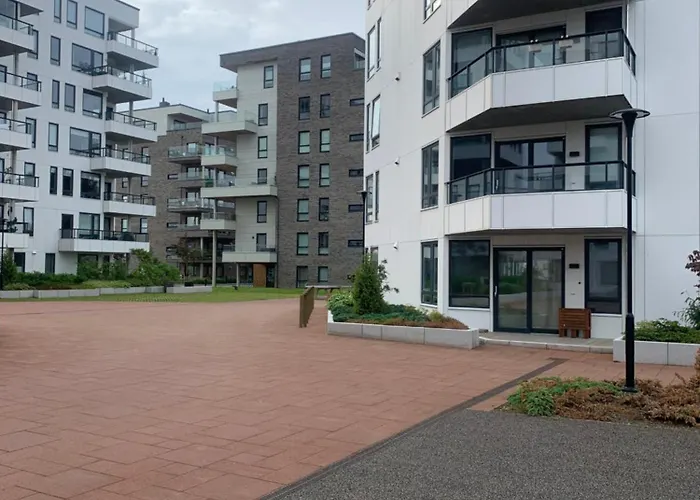 Lys Og Moderne 3-roms Pa Sandsli *